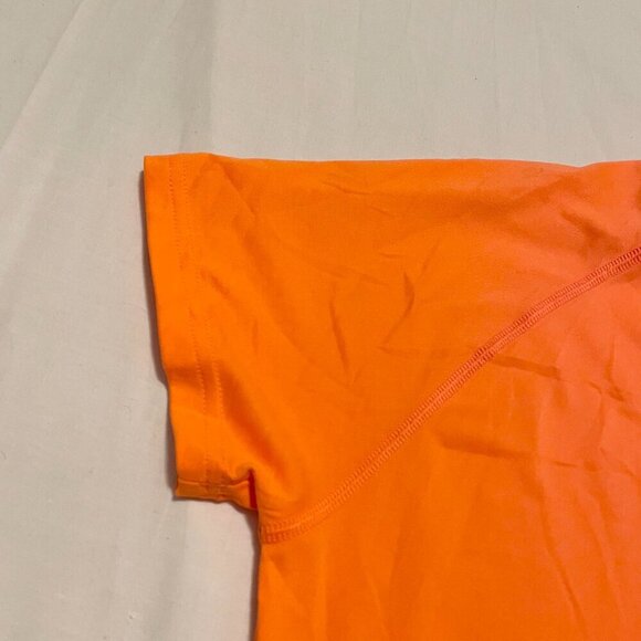 Under Armour Womens Shirt Size Large Heatgear Semi Fitted Tshirt Vneck - Picture 5 of 16